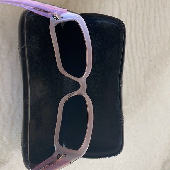 Chanel sunglasses with Chanel case. Perfect condition. Authentic. Photos shown - Picture 4 of 6